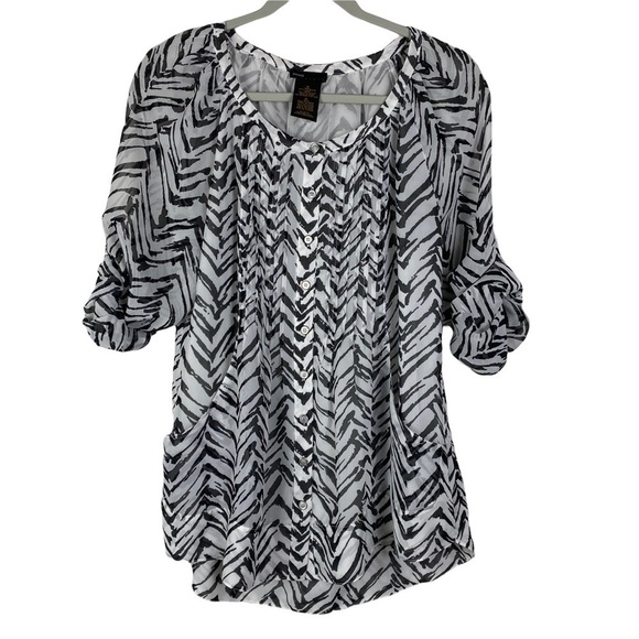 Grace Elements Chevron Striped Button Down Blouse - Picture 12 of 14